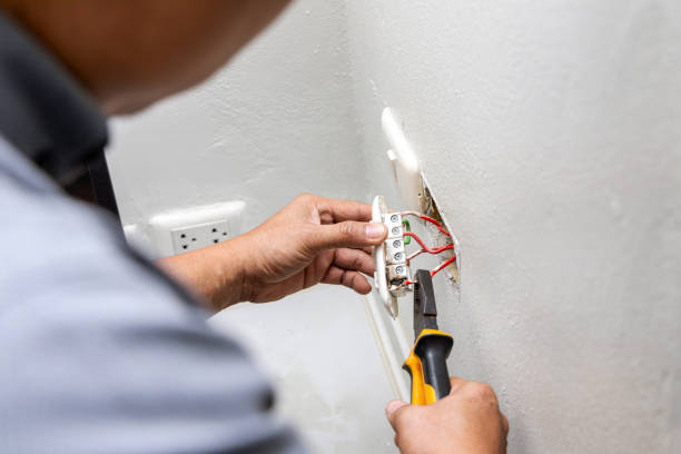 Best Affordable Emergency Electrician  in Brownwood, TX